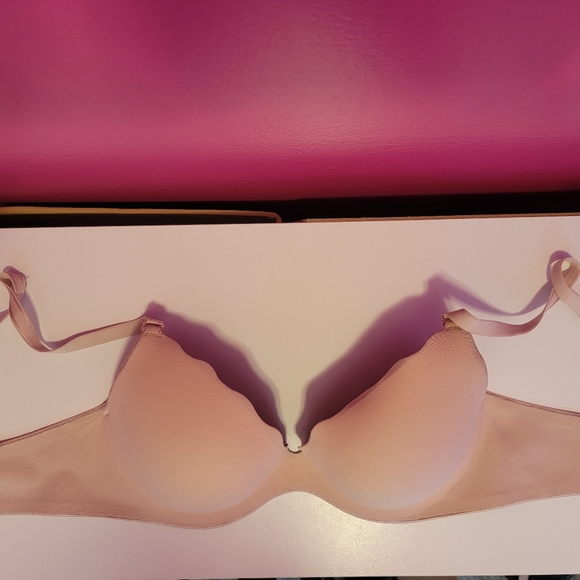 Wacoal B.Tempt'd - BWowd Convertible Scalloped Push Up Bra - Picture 1 of 3